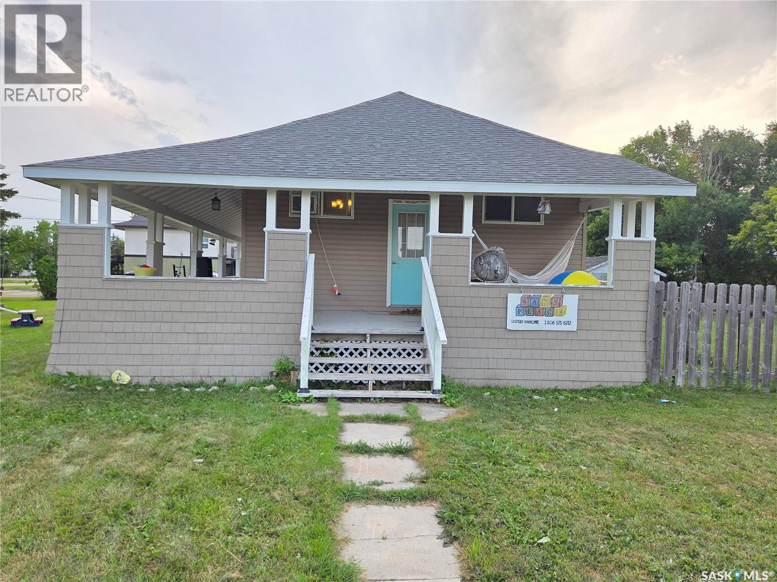 315 Carlyle Street, Arcola, Saskatchewan  S0C 0G0 - Photo 2 - SK045742