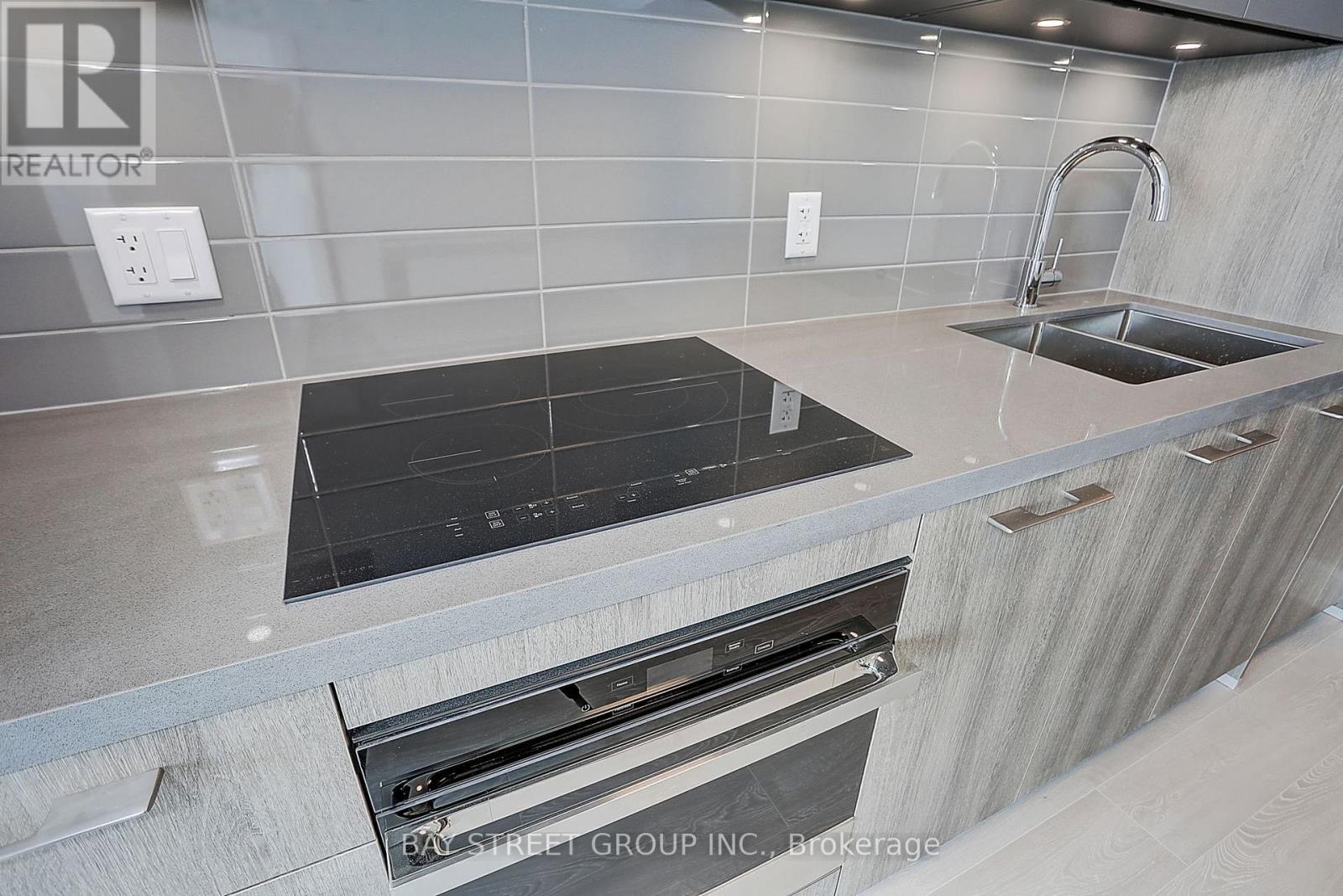3103 - 8 Water Walk Drive, Markham, Ontario  L3R 6L4 - Photo 12 - N13680398