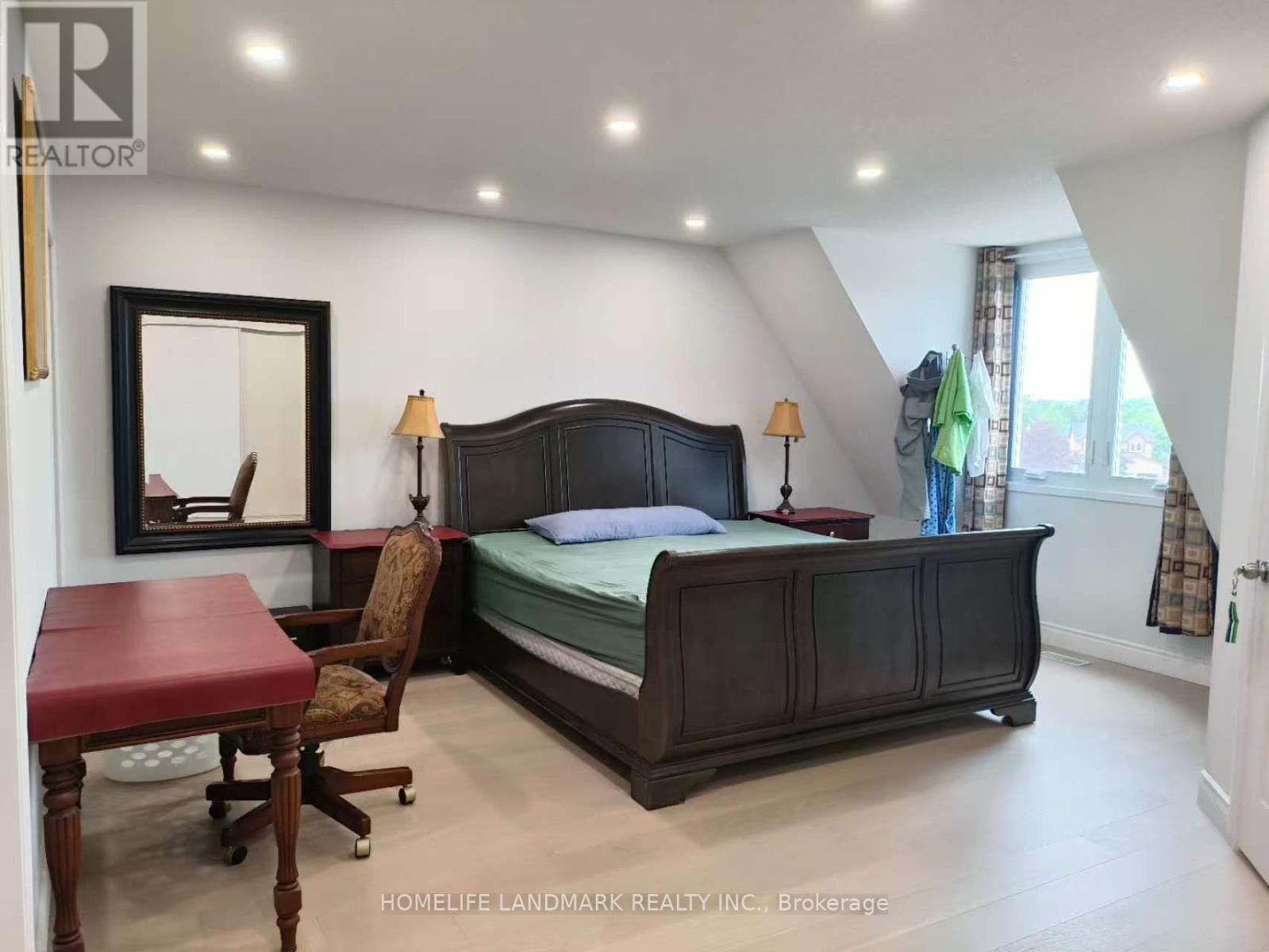 818 - 75 Weldrick Road E, Richmond Hill, Ontario  L4C 0H9 - Photo 12 - N13680400