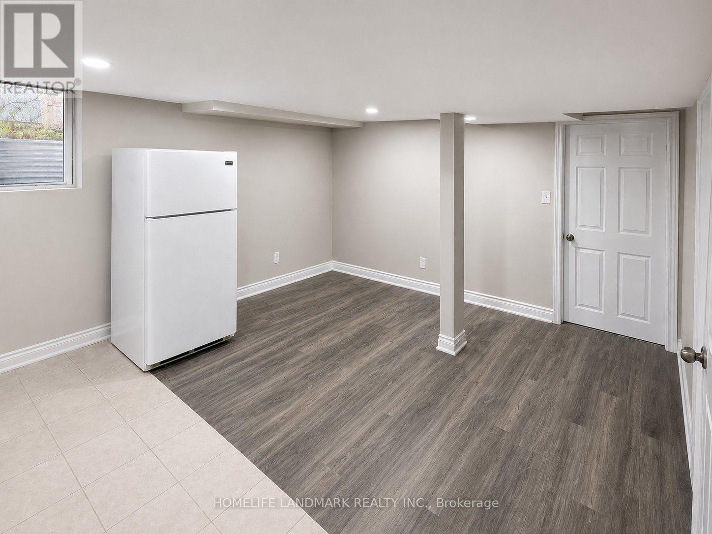 16 Torada Court, Brampton, Ontario  L7A 1H6 - Photo 2 - W13680390
