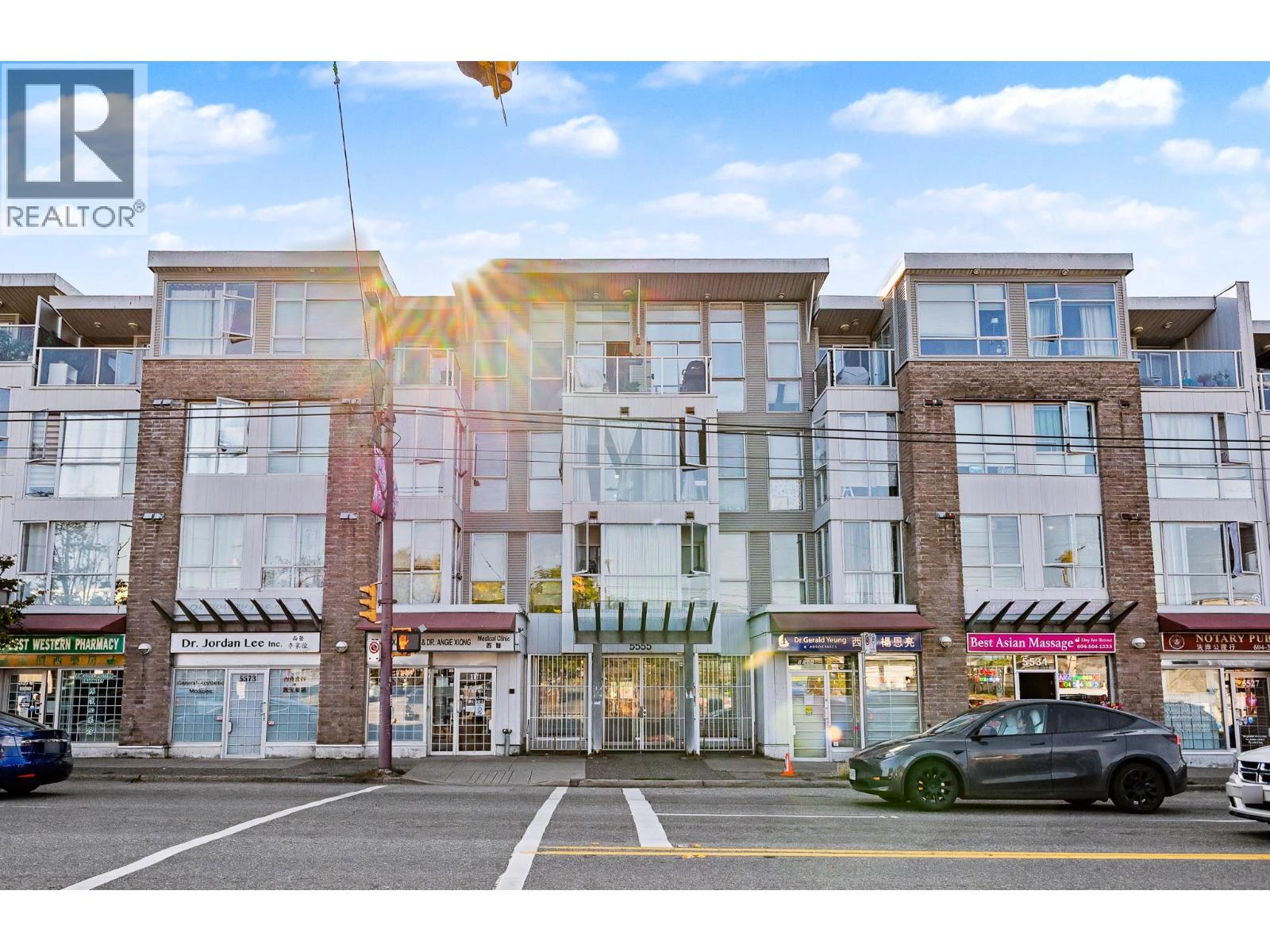 203 5555 VICTORIA DRIVE, Vancouver, British Columbia