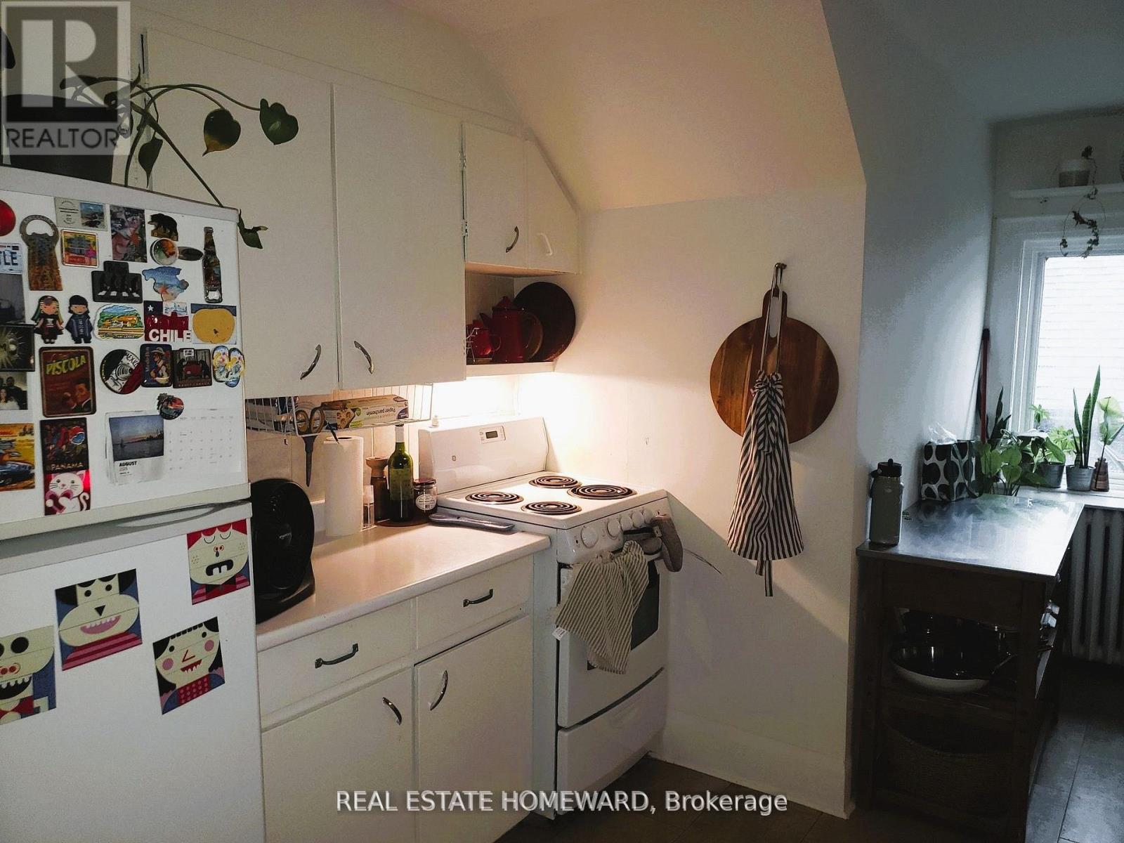 4 - 435 Parkside Drive, Toronto, Ontario  M6R 2Z8 - Photo 2 - W13659710