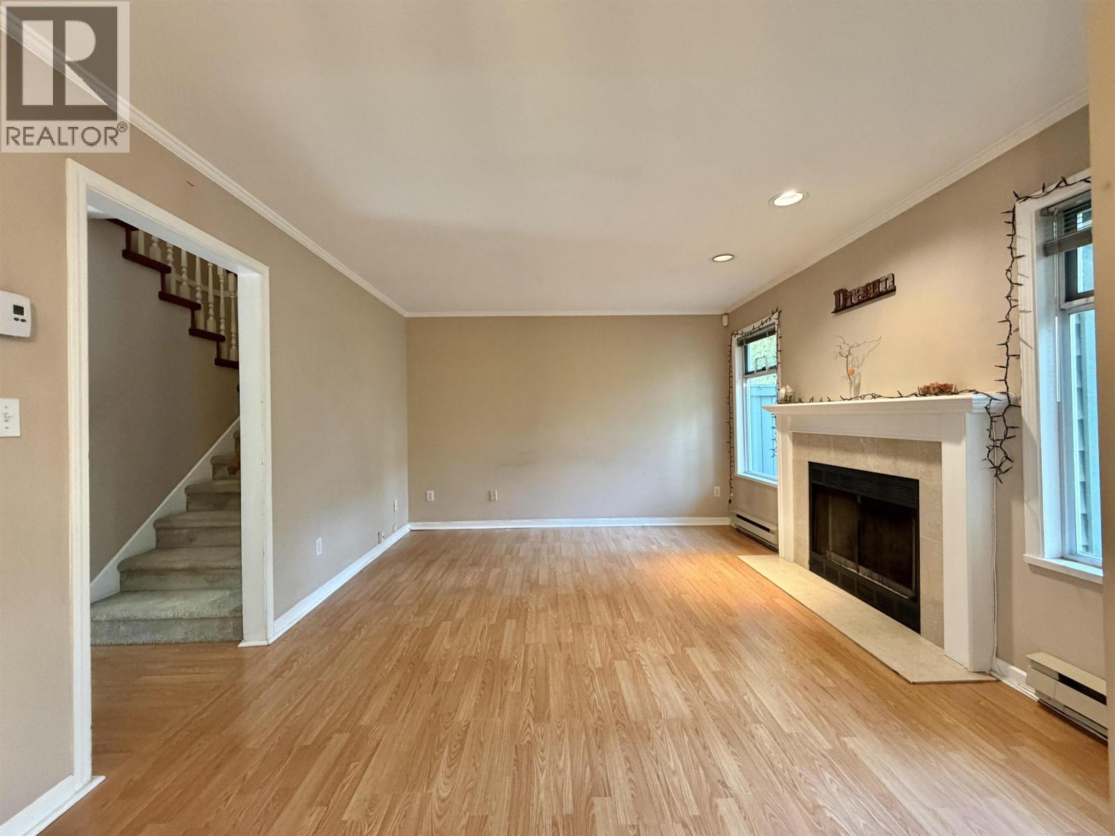 5 7130 Barnet Road, Burnaby, British Columbia  V5A 4S4 - Photo 3 - R3151973