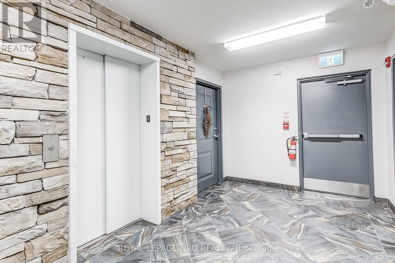 211 - 678 Line 2 Road, Niagara-On-The-Lake, Ontario  L0S 1T0 - Photo 4 - X13680426