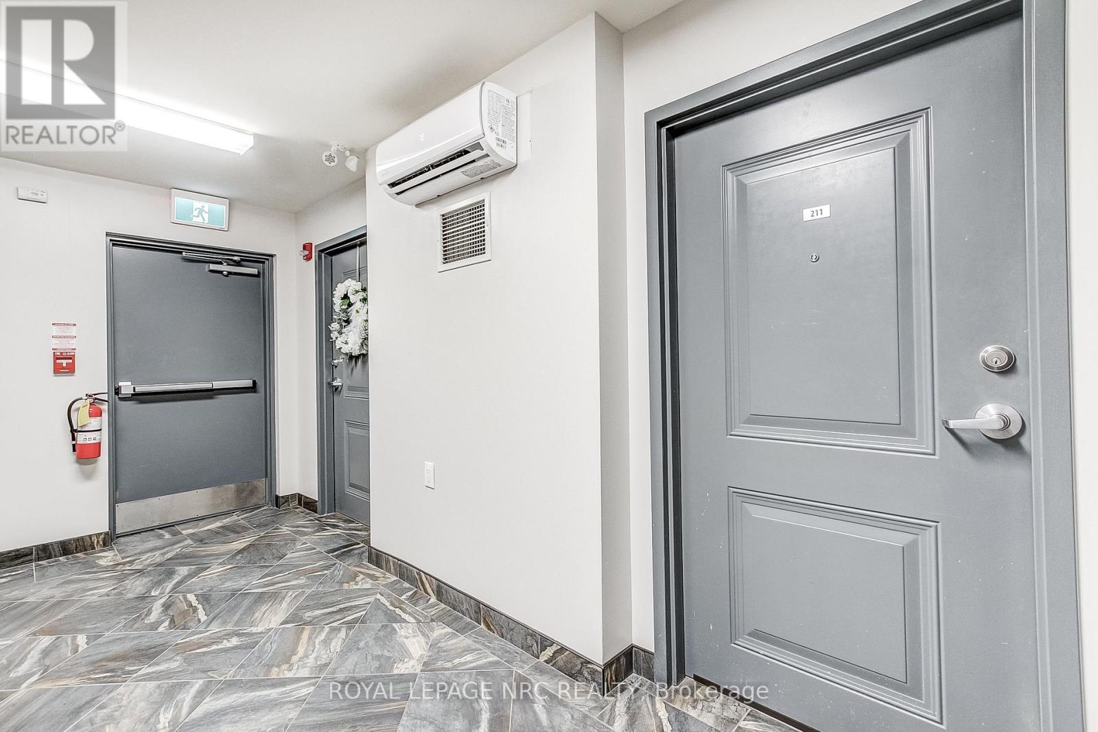 211 - 678 Line 2 Road, Niagara-On-The-Lake, Ontario  L0S 1T0 - Photo 5 - X13680426