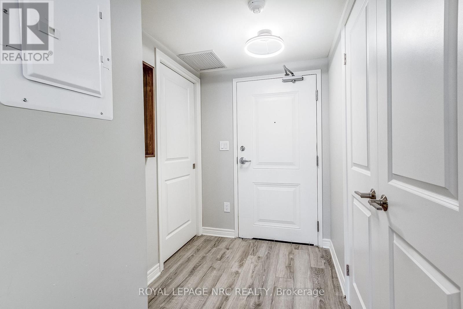 211 - 678 Line 2 Road, Niagara-On-The-Lake, Ontario  L0S 1T0 - Photo 6 - X13680426