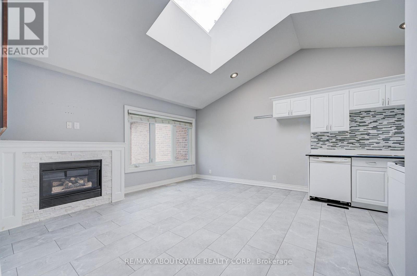 13 Broadview Avenue, Mississauga, Ontario  L5H 2S8 - Photo 22 - W13674026