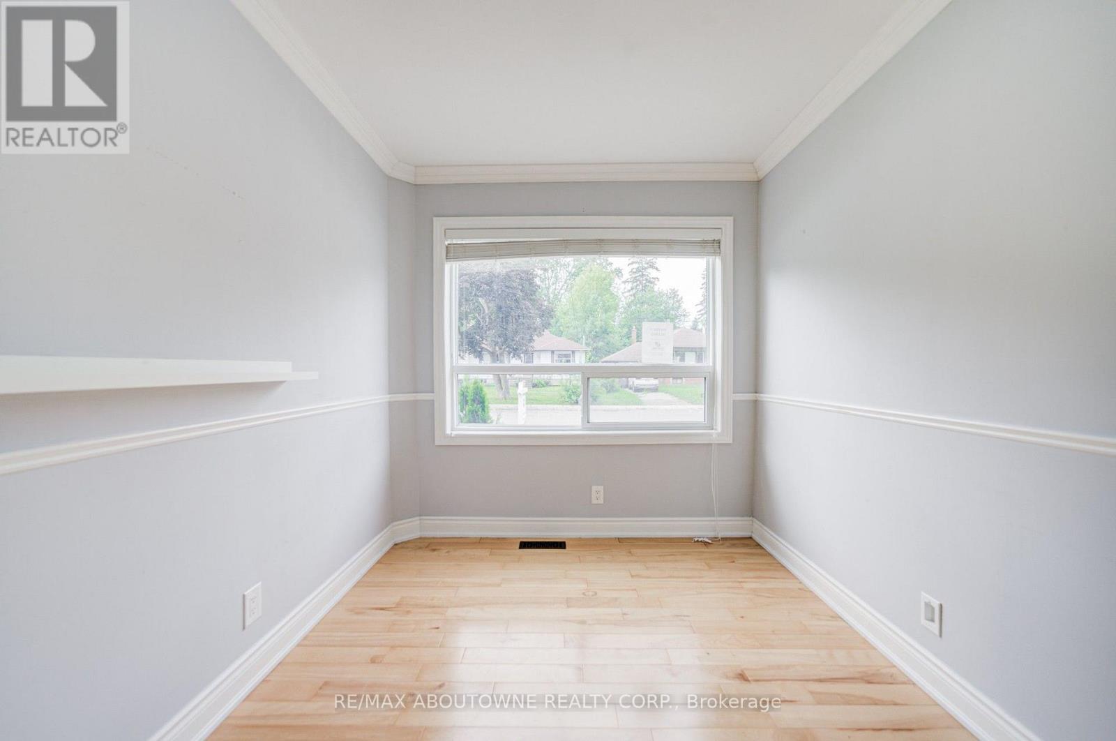 13 Broadview Avenue, Mississauga, Ontario  L5H 2S8 - Photo 12 - W13674026