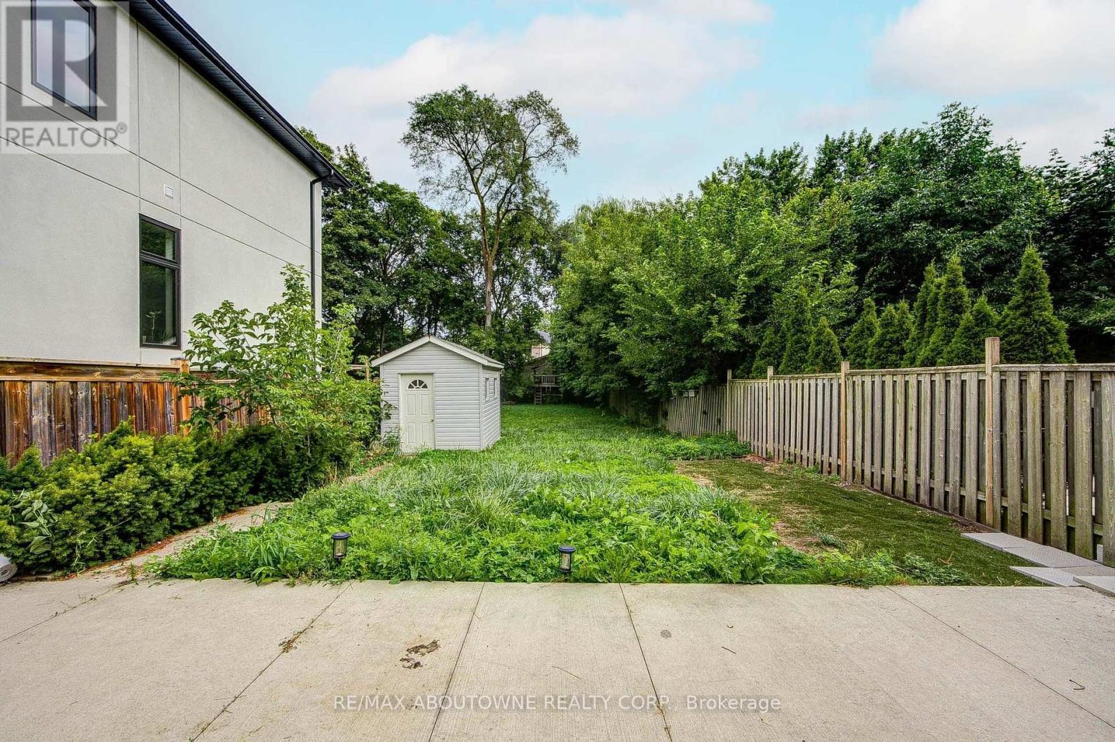 13 Broadview Avenue, Mississauga, Ontario  L5H 2S8 - Photo 39 - W13674026