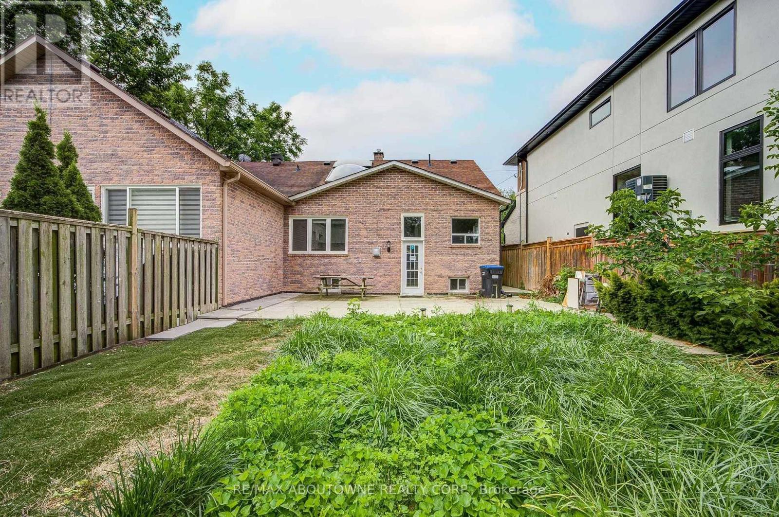 13 Broadview Avenue, Mississauga, Ontario  L5H 2S8 - Photo 41 - W13674026
