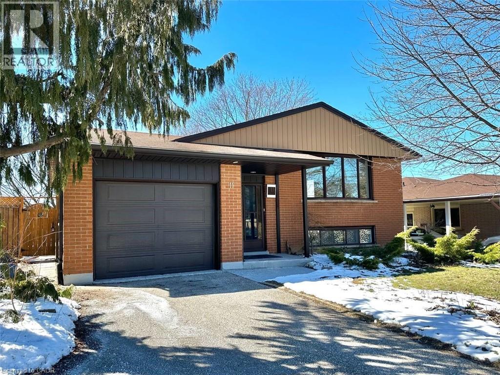 11 LOMBARDY Court Unit# Upper Unit, Kitchener, Ontario