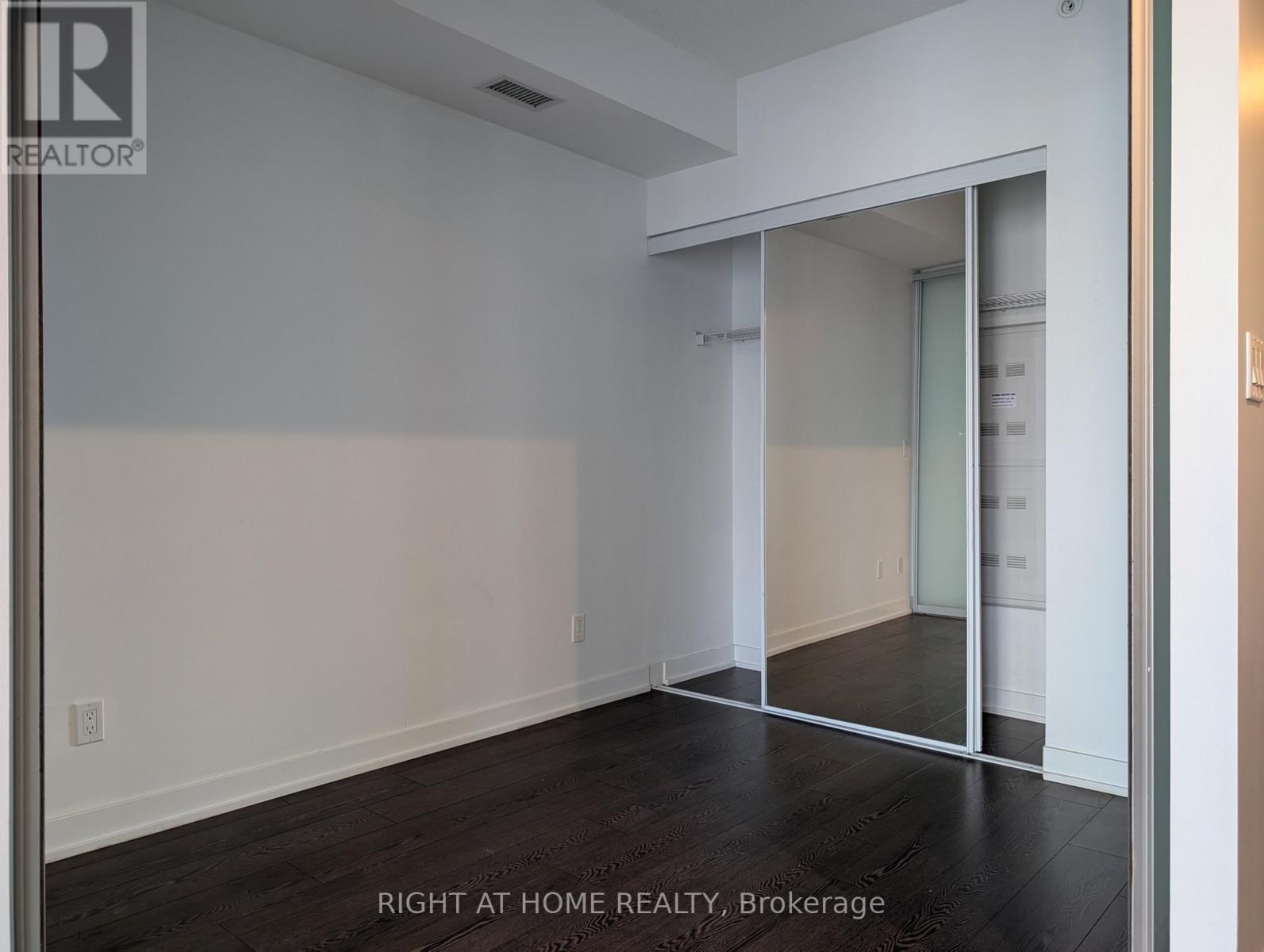 1109 - 20 Bruyeres Mews, Toronto, Ontario  M5V 0G8 - Photo 6 - C13680452