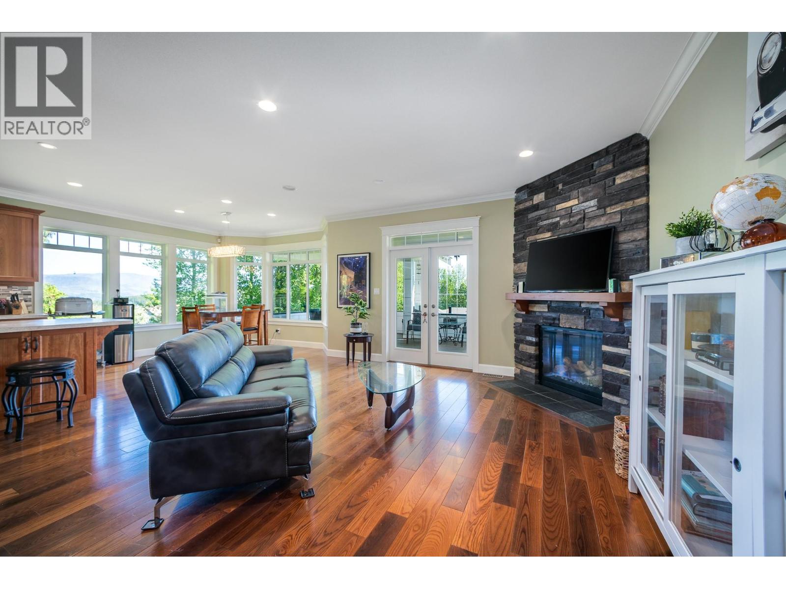 1446 Huckleberry Drive, Sorrento, British Columbia  V0E 2W2 - Photo 8 - 10384799