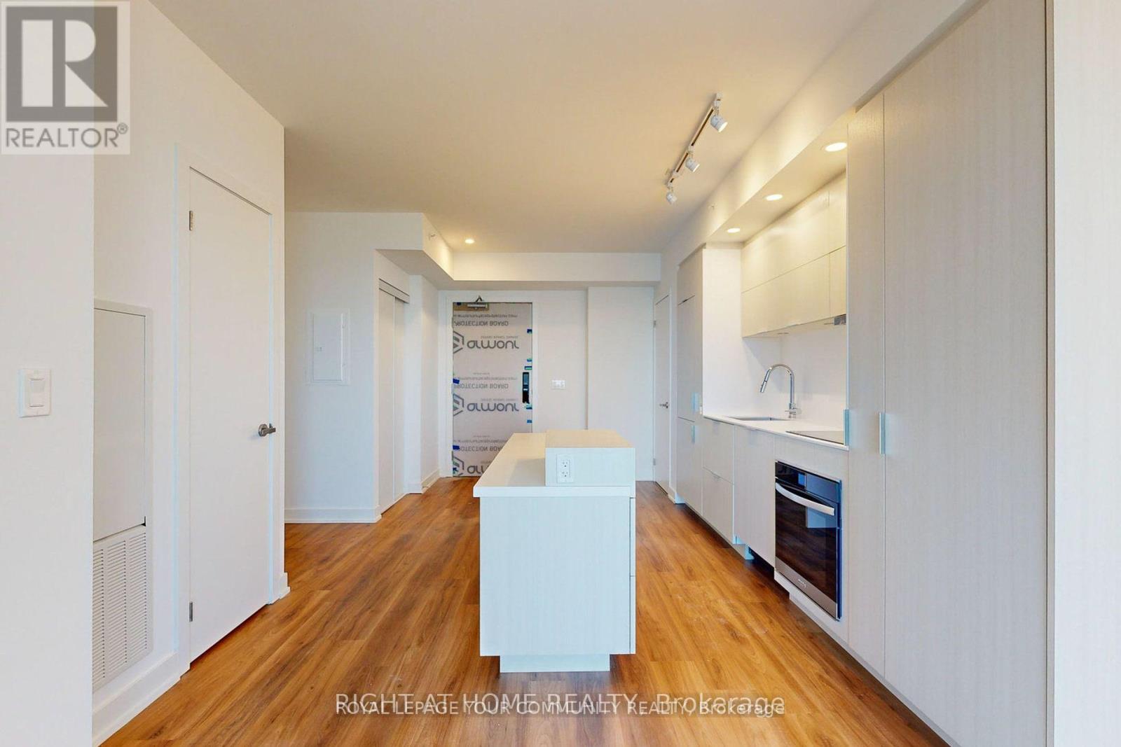 1006 - 370 Martha Street, Burlington, Ontario  L7R 2P7 - Photo 4 - W13680458