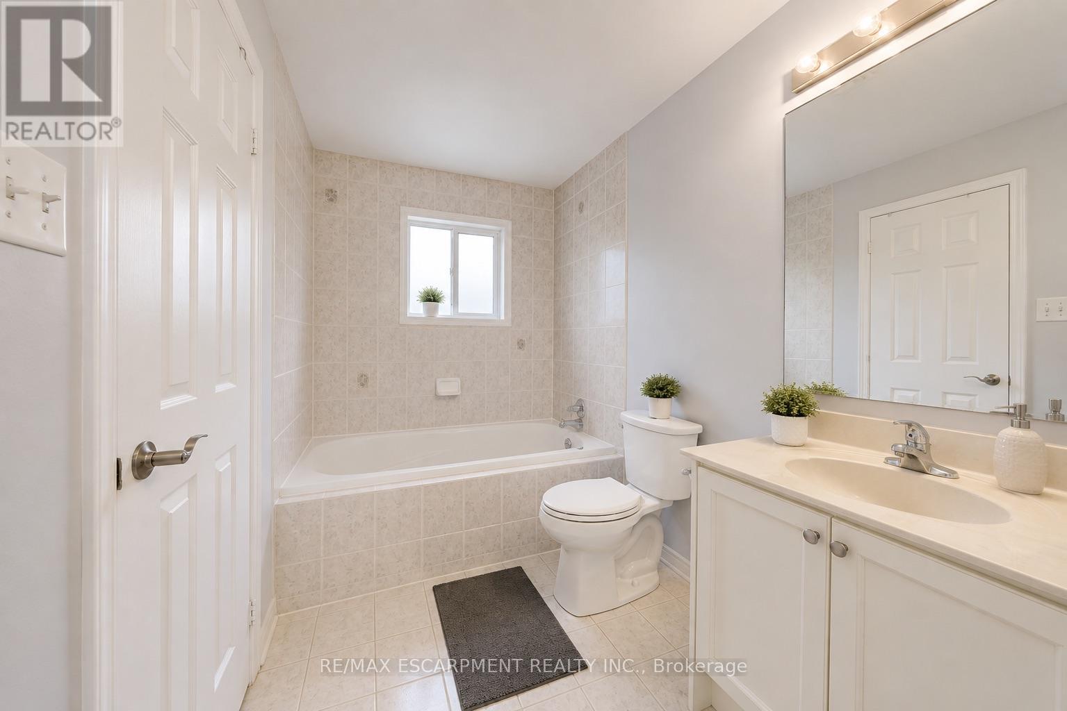 1793 Creek Way, Burlington, Ontario  L7L 6R1 - Photo 14 - W13680462