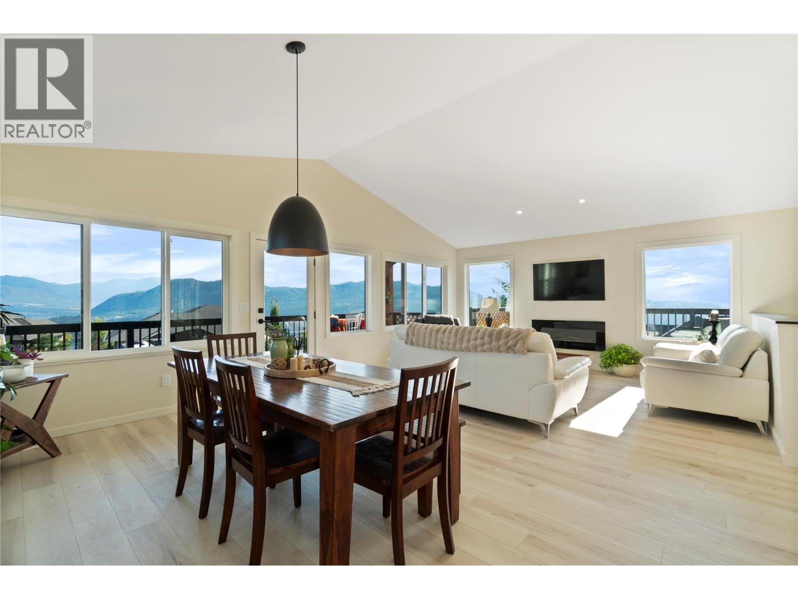 2545 Panoramic Way, Blind Bay, British Columbia  V0E 1H0 - Photo 9 - 10396279