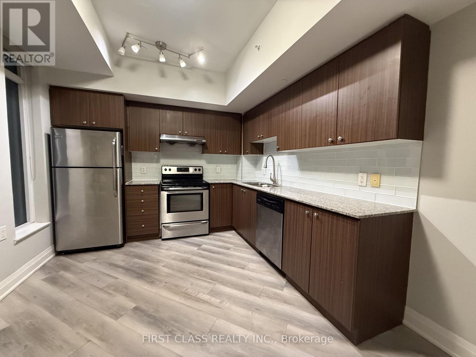 228 - 8323 KENNEDY ROAD, Markham, Ontario