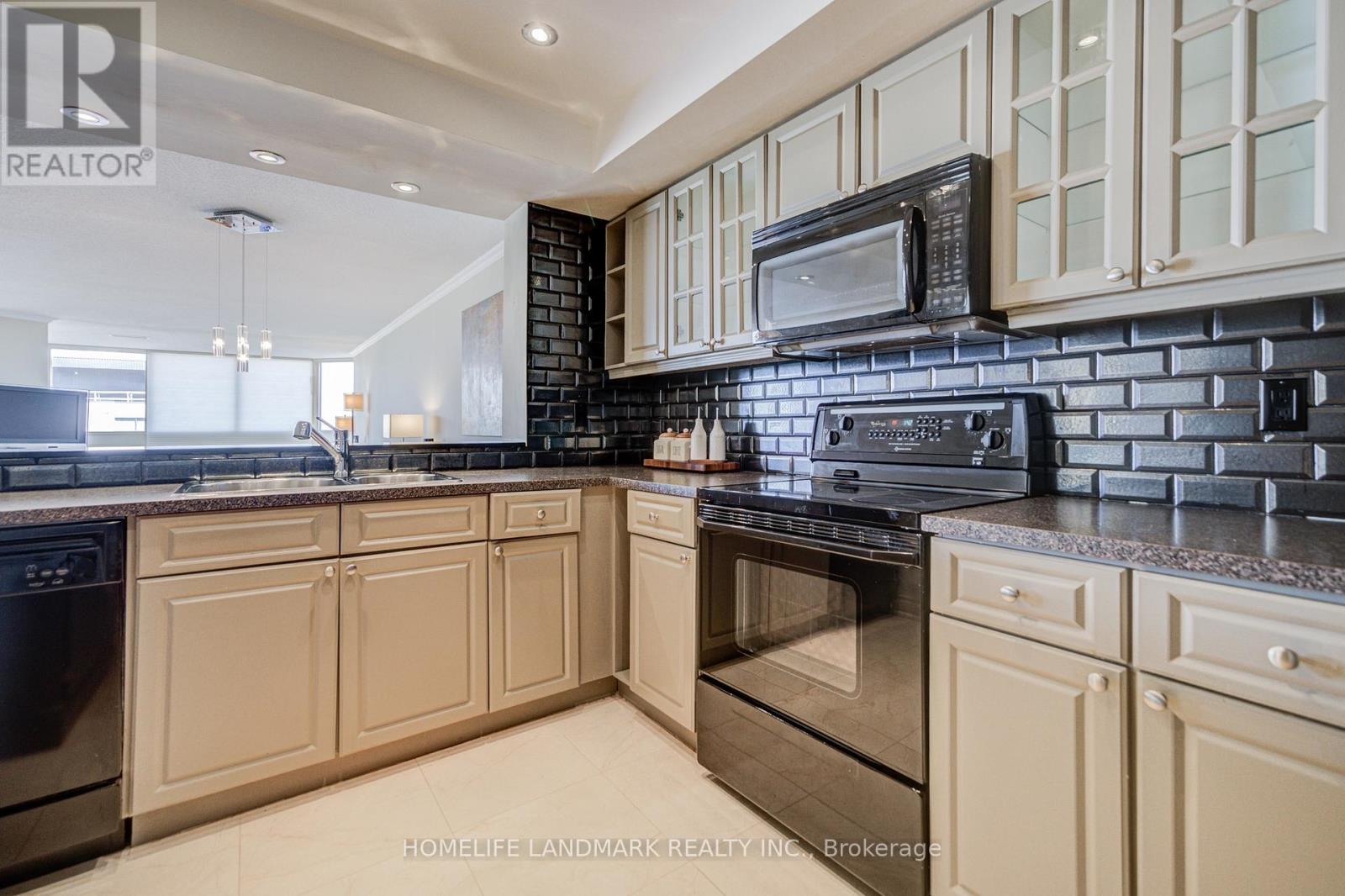 Ph 05 - 10 Kenneth Avenue, Toronto, Ontario  M2N 6K6 - Photo 18 - C13679274
