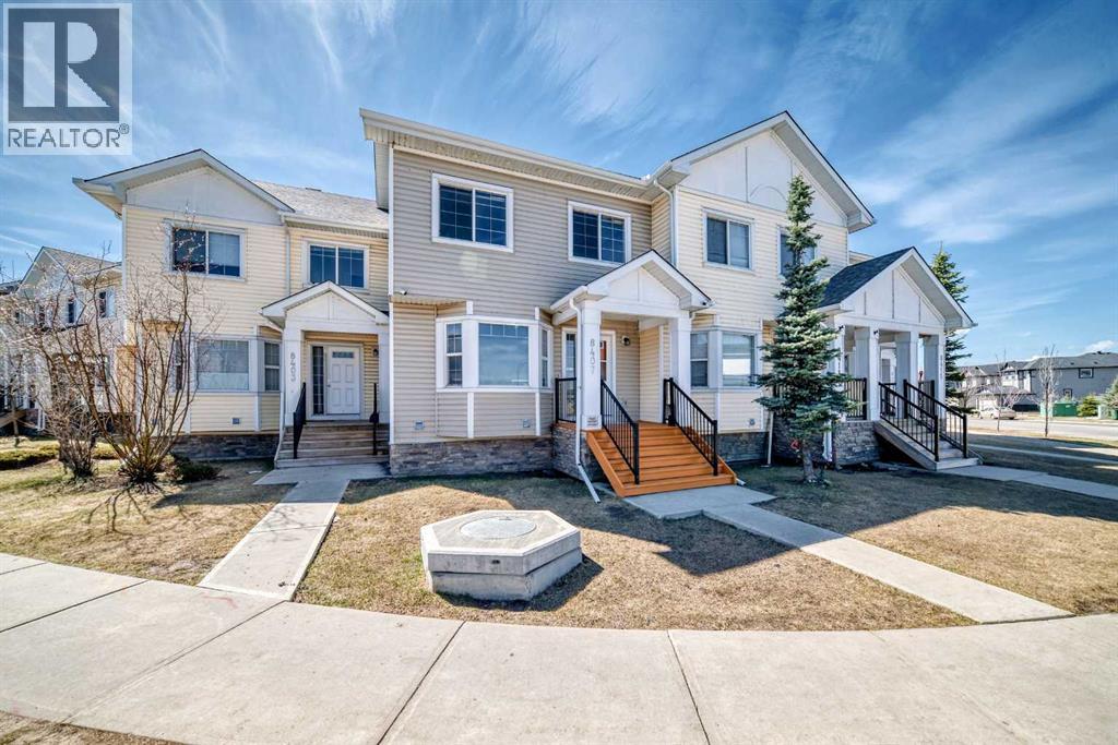 8407 Saddlebrook Drive NE, Calgary, Alberta  T3J 0P9 - Photo 2 - A2309753
