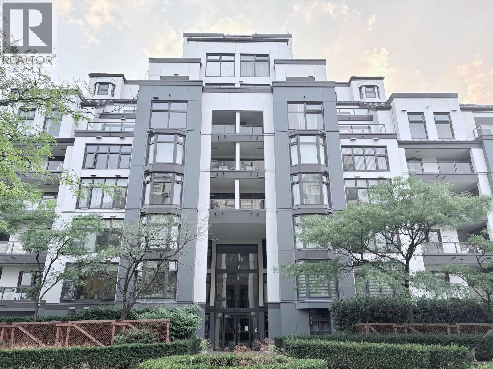 209 2468 E BROADWAY, Vancouver, British Columbia