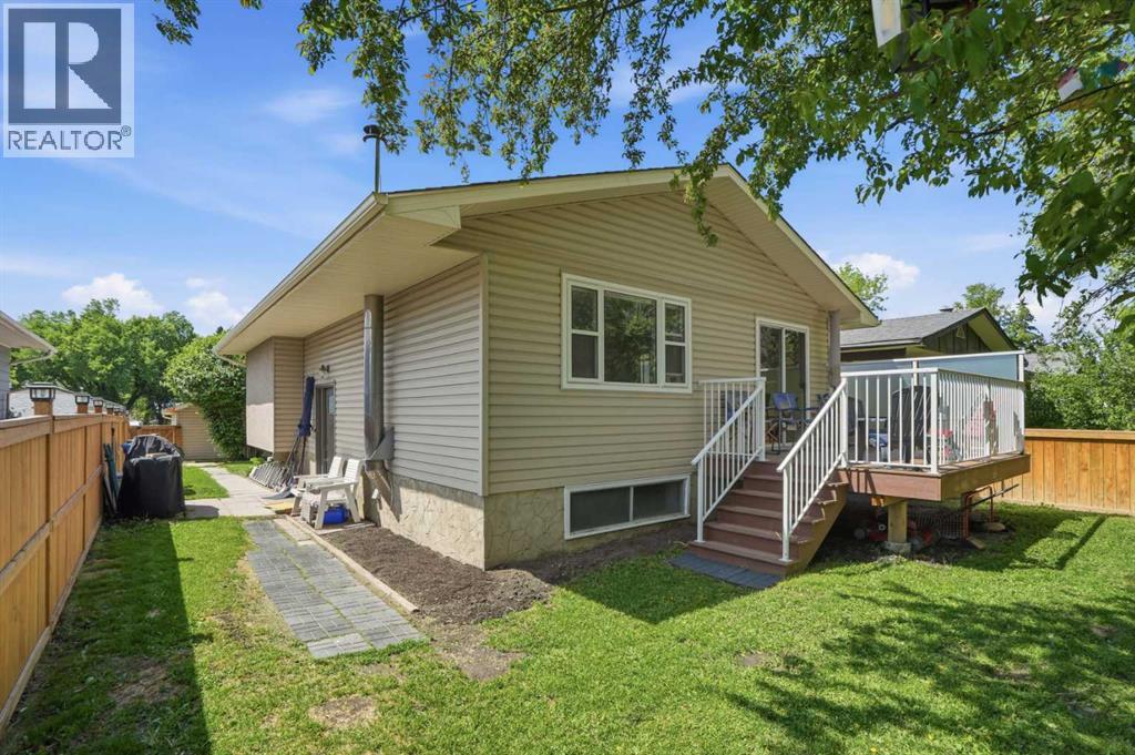 3056 32a Street Se, Calgary, Alberta  T2B 0T3 - Photo 2 - A2332446