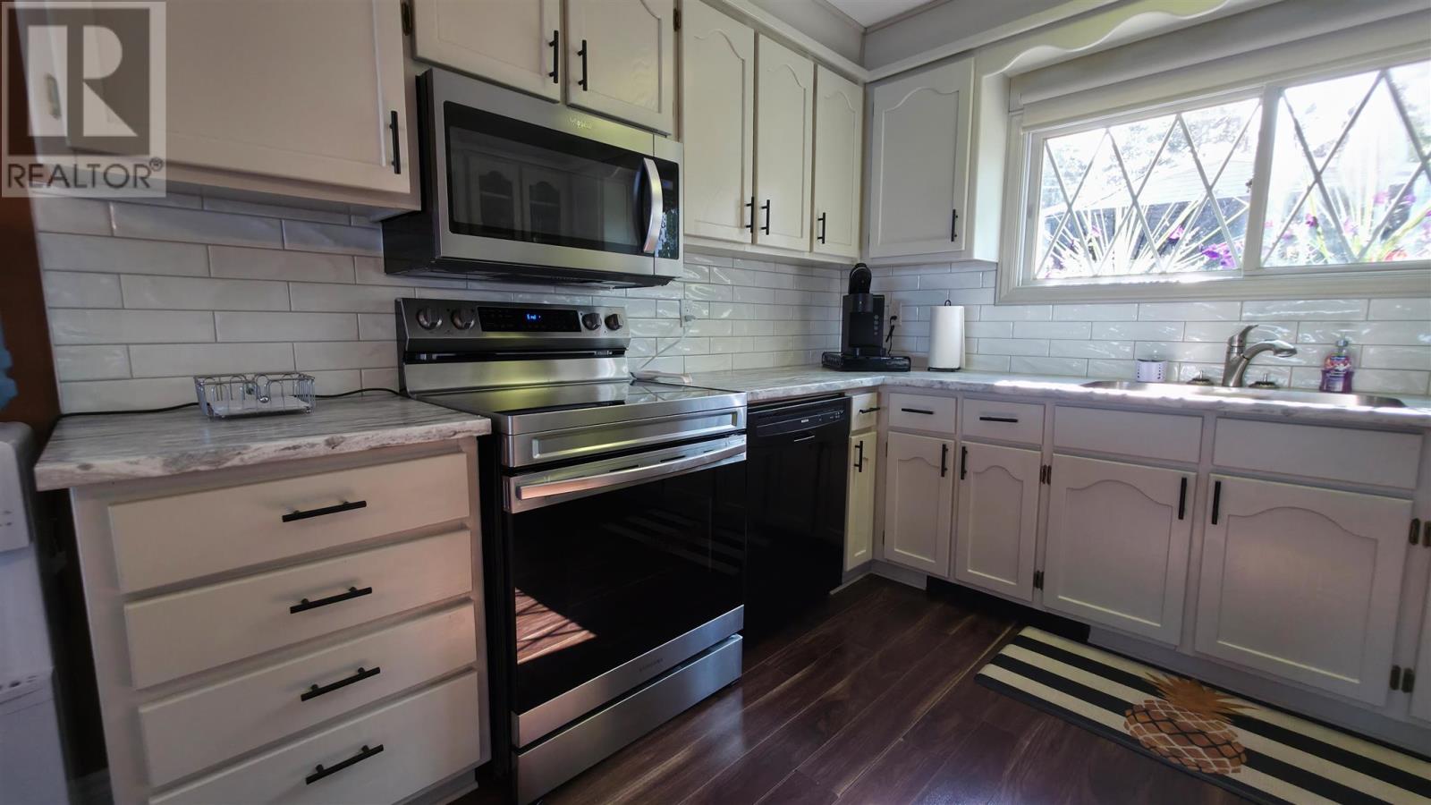 484 Red Pine Dr, Sault Ste. Marie, Ontario  P6A 5K6 - Photo 21 - SM262169