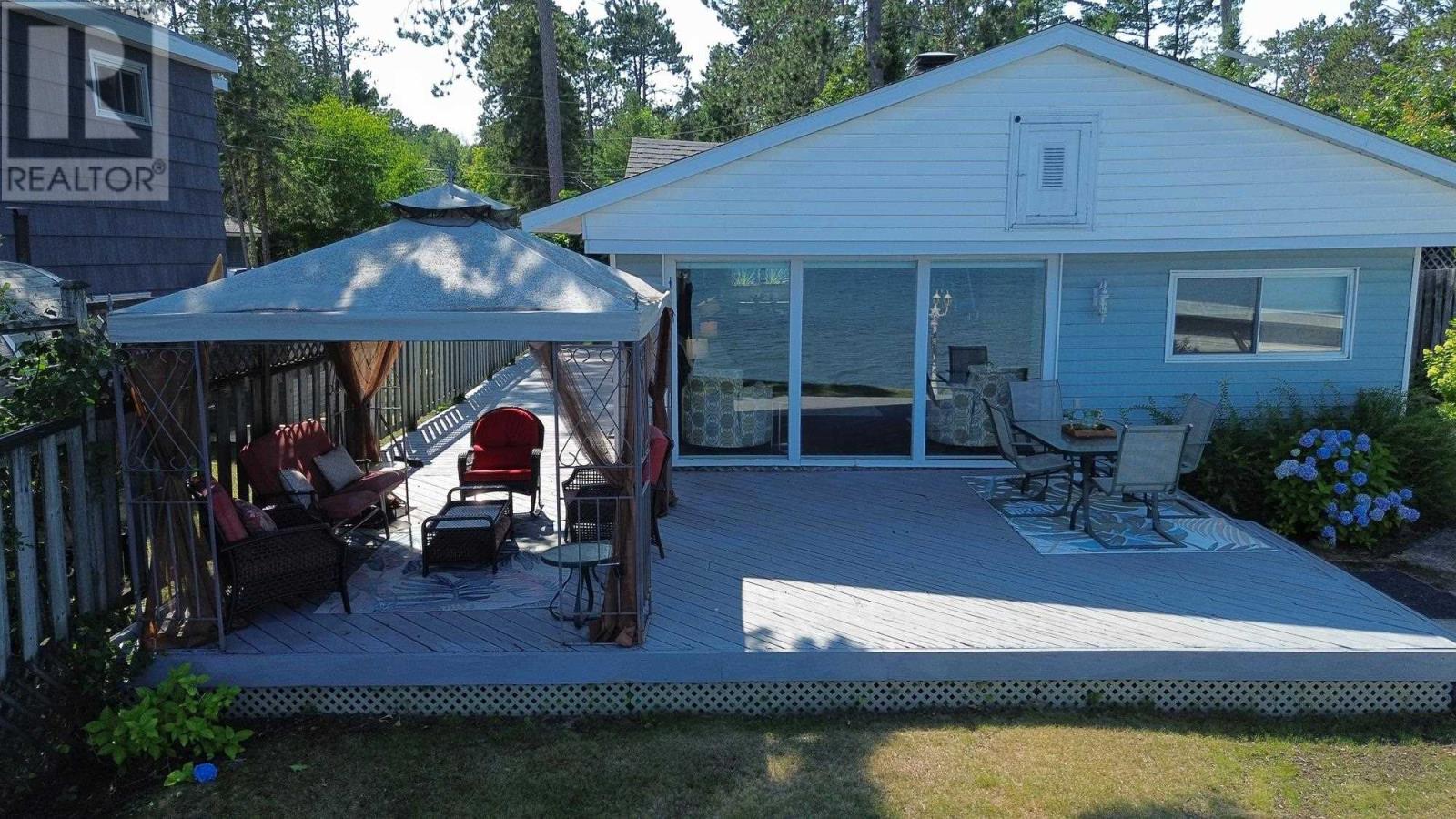 484 Red Pine Dr, Sault Ste. Marie, Ontario  P6A 5K6 - Photo 4 - SM262169