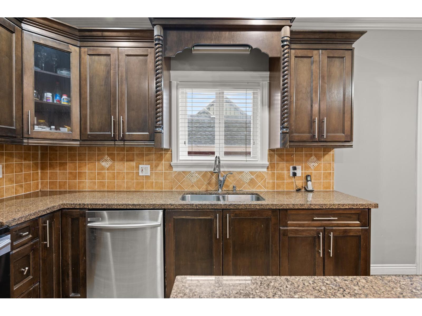 7088 144 Street, Surrey, British Columbia  V3W 5S2 - Photo 10 - R3156132
