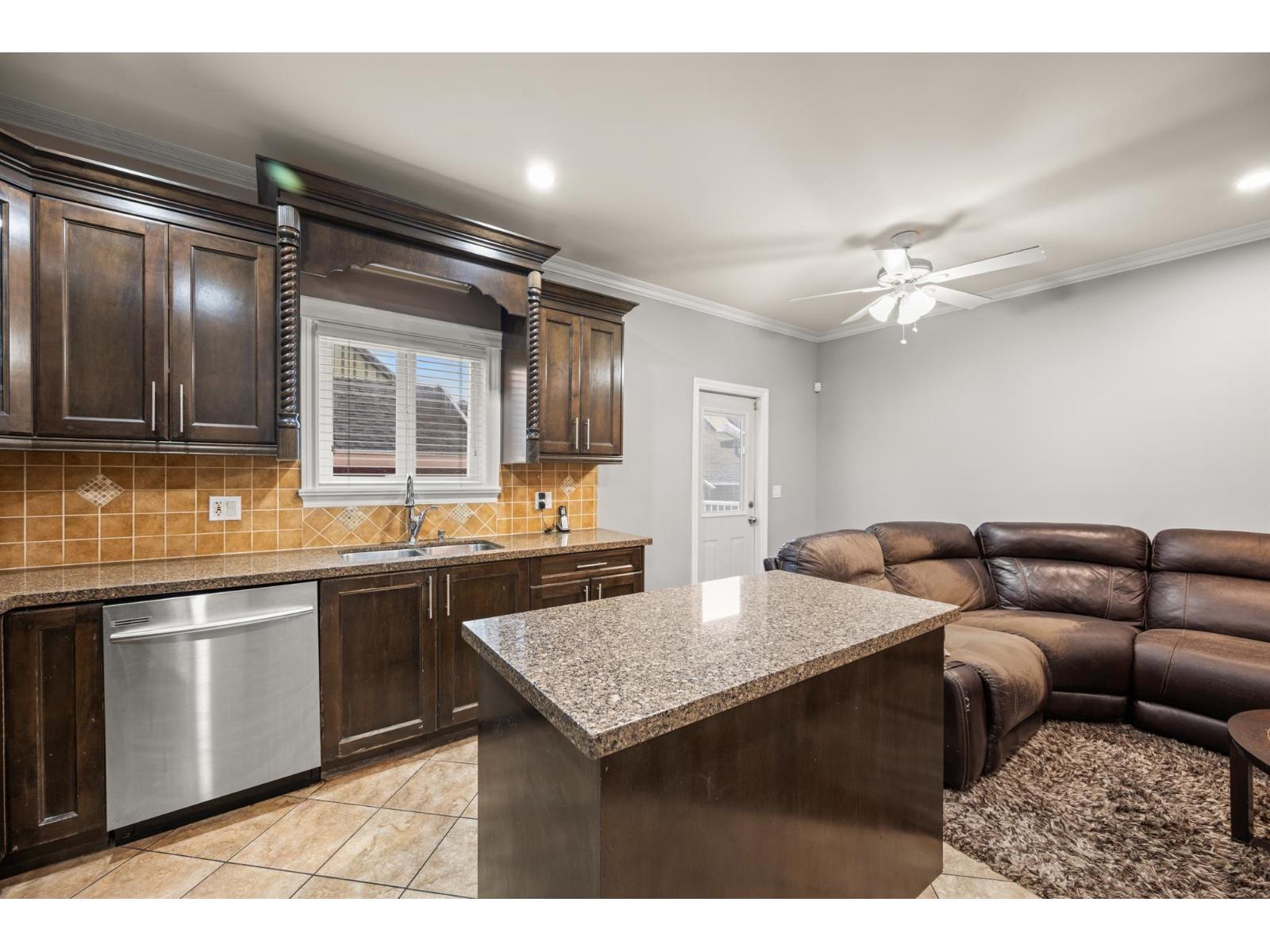 7088 144 Street, Surrey, British Columbia  V3W 5S2 - Photo 11 - R3156132
