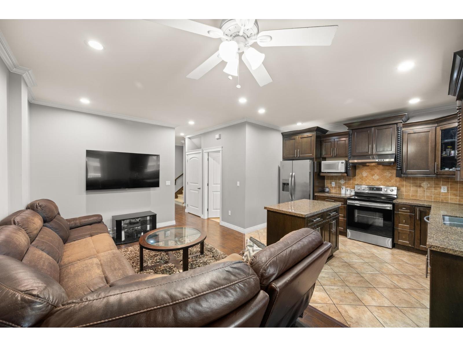 7088 144 Street, Surrey, British Columbia  V3W 5S2 - Photo 13 - R3156132
