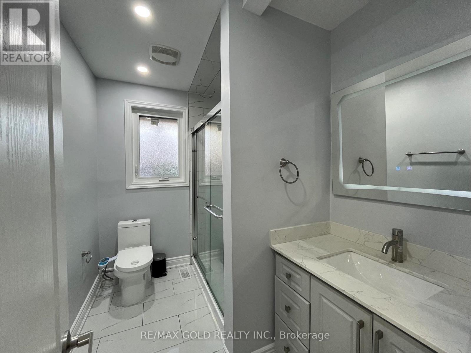30 Moynes Avenue, Toronto, Ontario  M8Y 3B8 - Photo 12 - W13680144