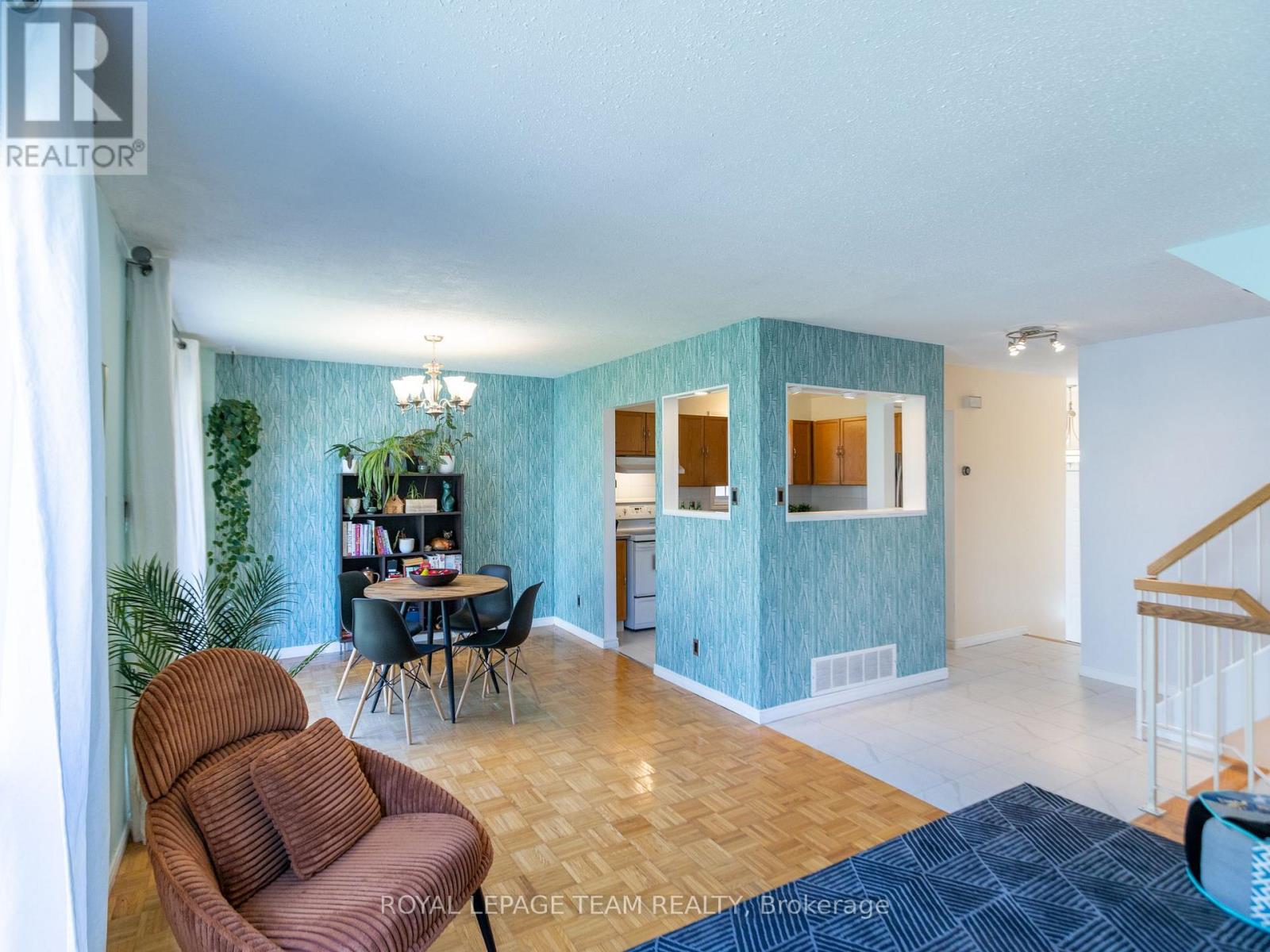 930 Alenmede Crescent, Ottawa, Ontario  K2B 8K5 - Photo 5 - X13680530