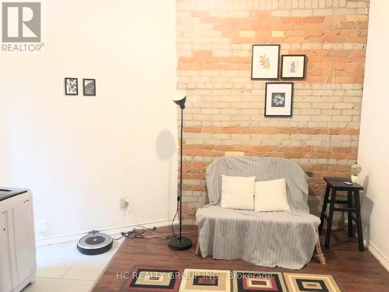 Upper 2 - 92 Pembroke Street, Toronto, Ontario  M5A 2N8 - Photo 2 - C13680486