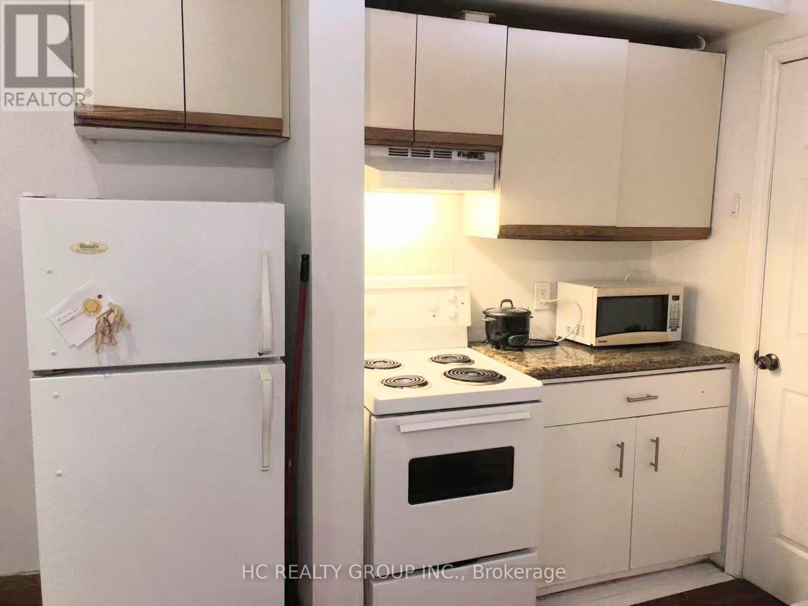 Upper 2 - 92 Pembroke Street, Toronto, Ontario  M5A 2N8 - Photo 3 - C13680486
