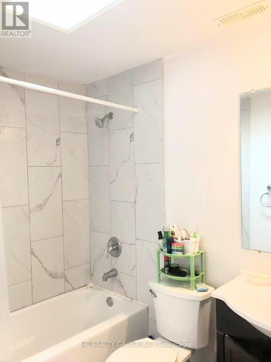 Upper 2 - 92 Pembroke Street, Toronto, Ontario  M5A 2N8 - Photo 4 - C13680486
