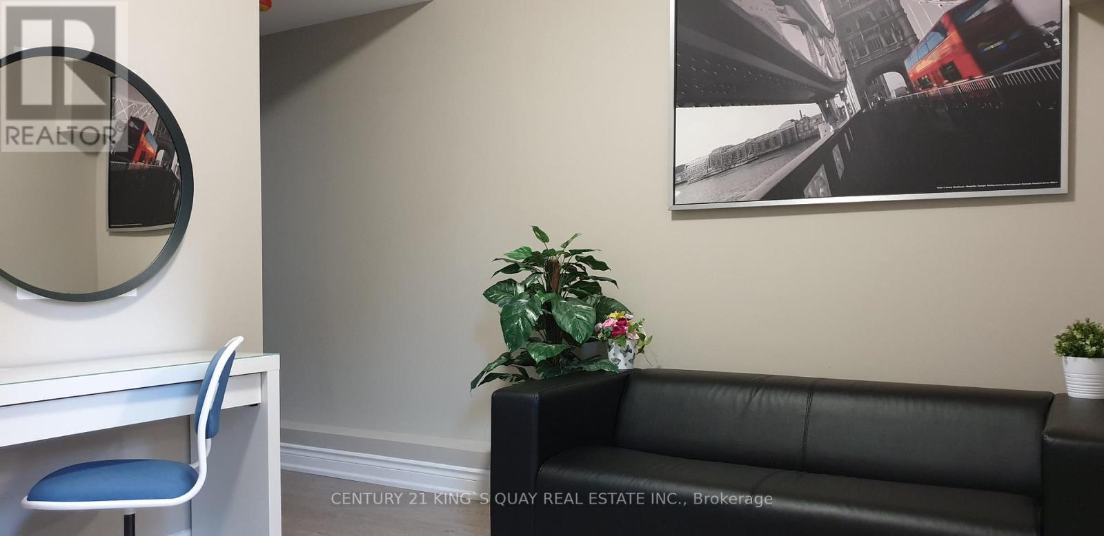 Ul - 626 Yonge Street, Toronto, Ontario  M4Y 1Z8 - Photo 3 - C13680500