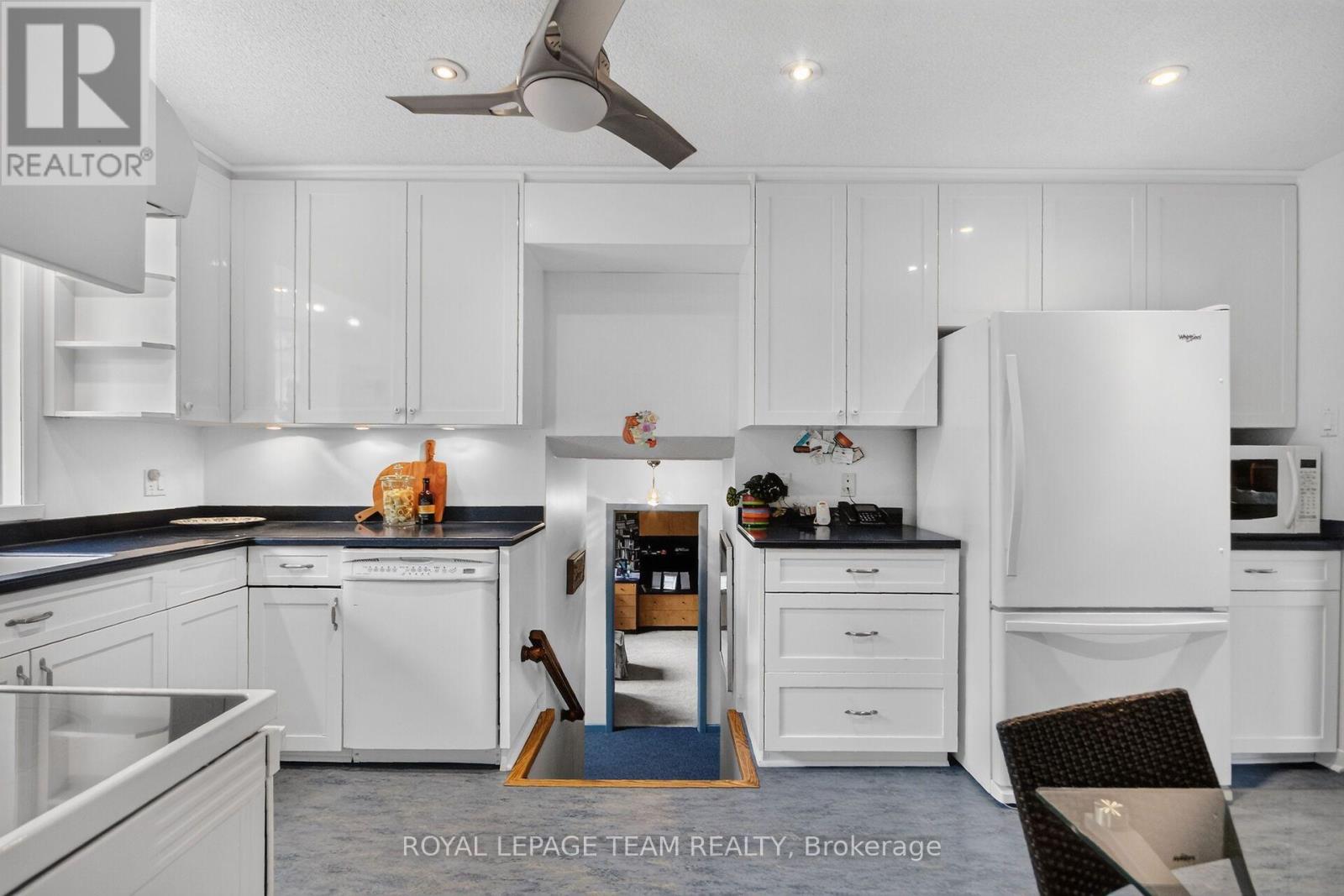 673 Golden Avenue, Ottawa, Ontario  K2A 2G3 - Photo 18 - X13680554