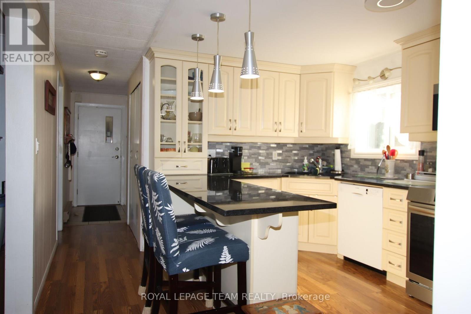 7 Woodside Lane, Mcnab/braeside, Ontario  K0A 3L0 - Photo 13 - X13679082