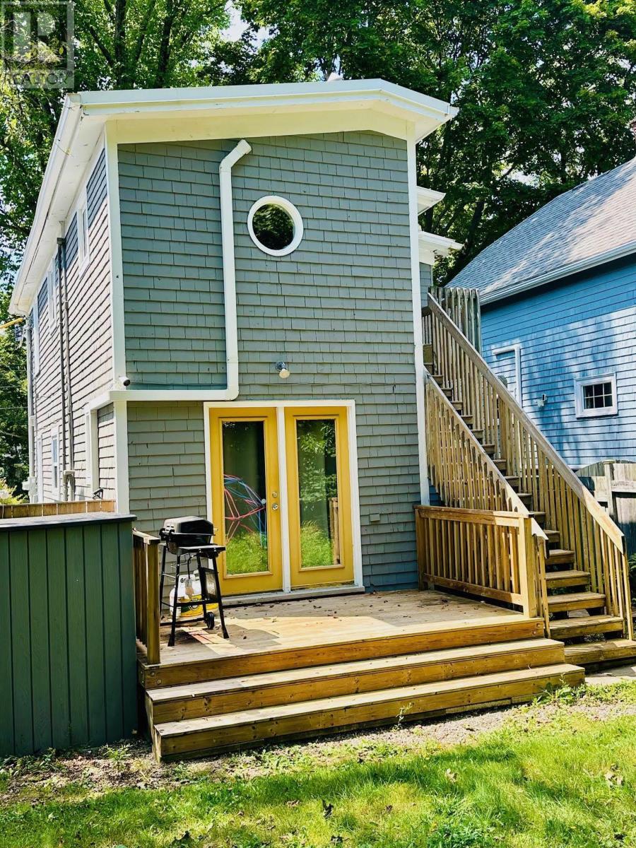 2079 & 2081 Poplar Street, Halifax, Nova Scotia  B3L 2Y6 - Photo 2 - 202620704