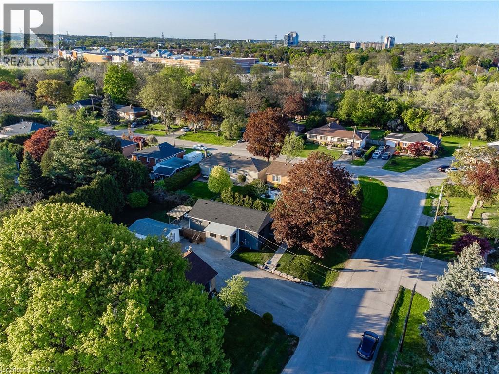 1041 Shepherd's Drive, Burlington, Ontario  L7T 3R4 - Photo 3 - 40854635