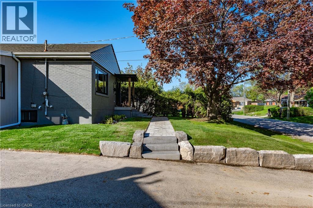 1041 Shepherd's Drive, Burlington, Ontario  L7T 3R4 - Photo 5 - 40854635