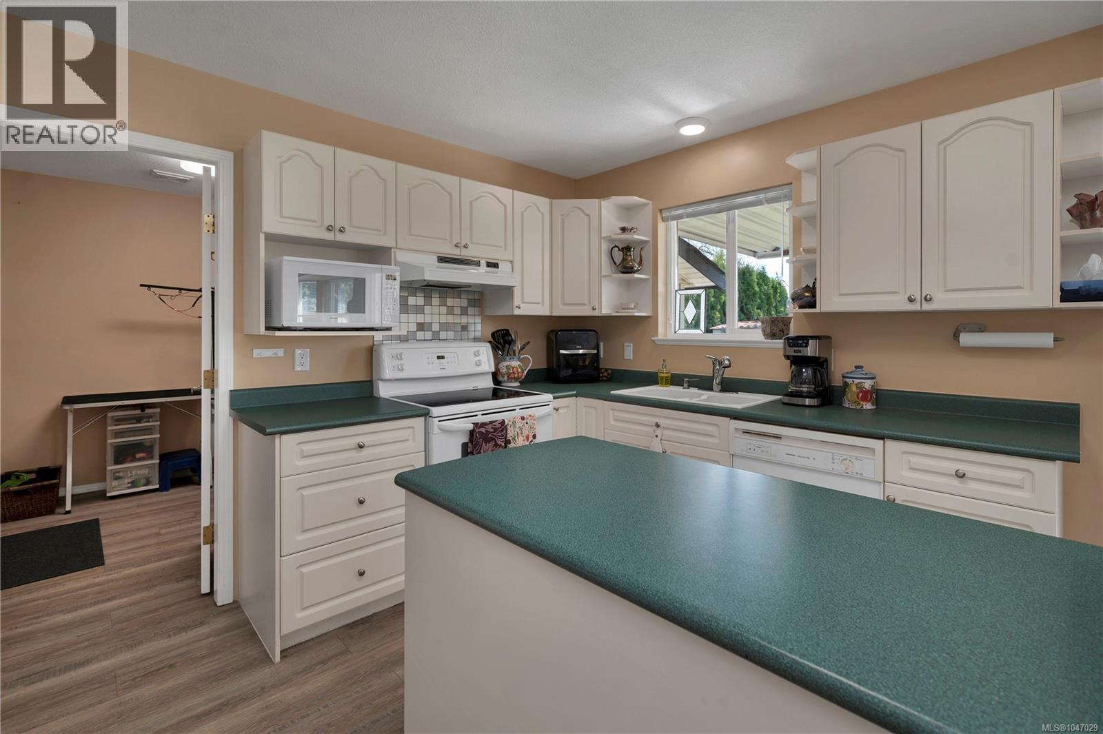 437 Rockland Rd, Campbell River, British Columbia  V9W 1N7 - Photo 13 - 1047029