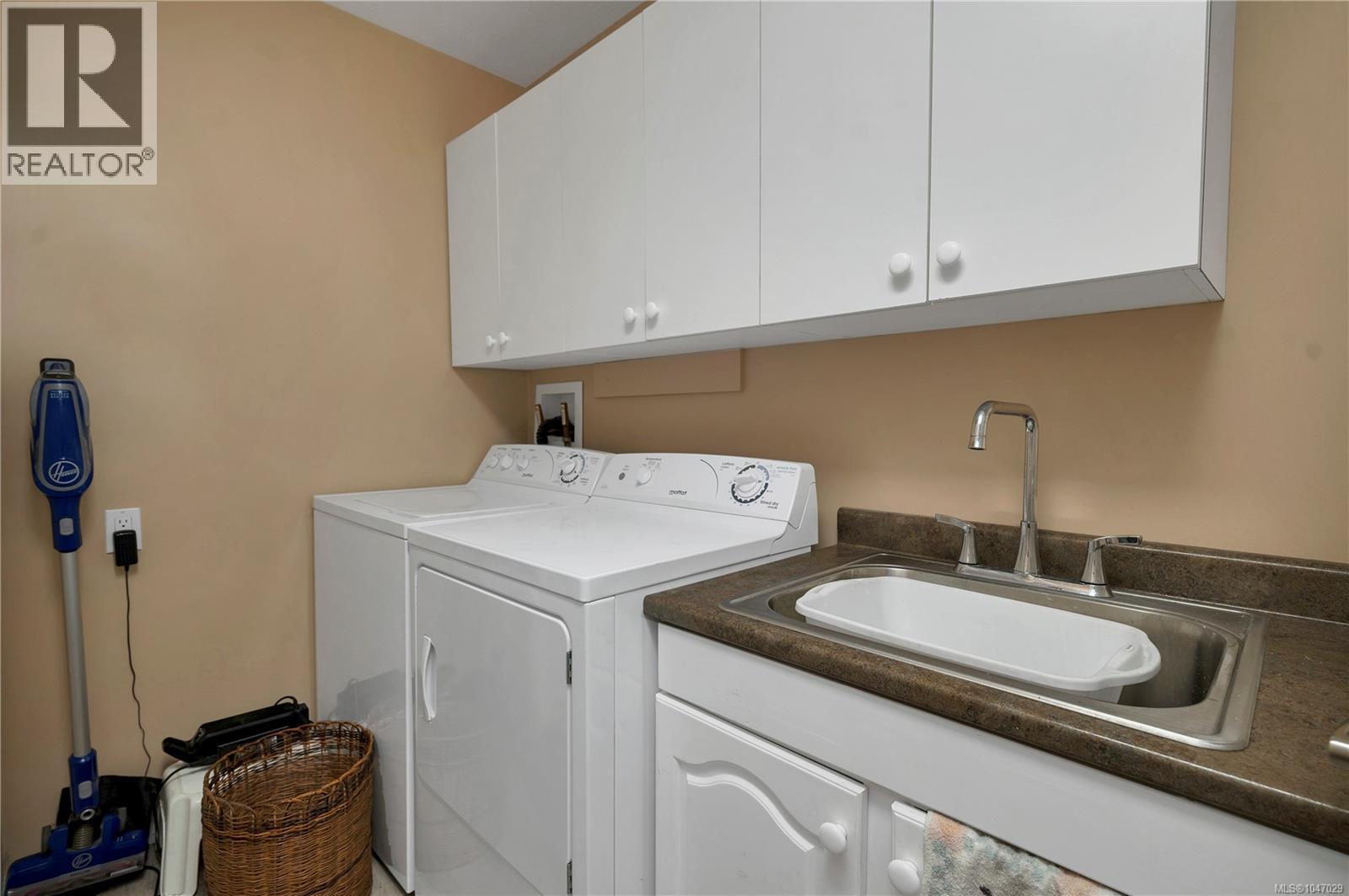 437 Rockland Rd, Campbell River, British Columbia  V9W 1N7 - Photo 16 - 1047029