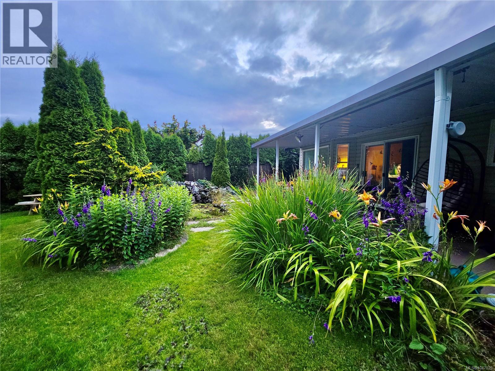437 Rockland Rd, Campbell River, British Columbia  V9W 1N7 - Photo 3 - 1047029