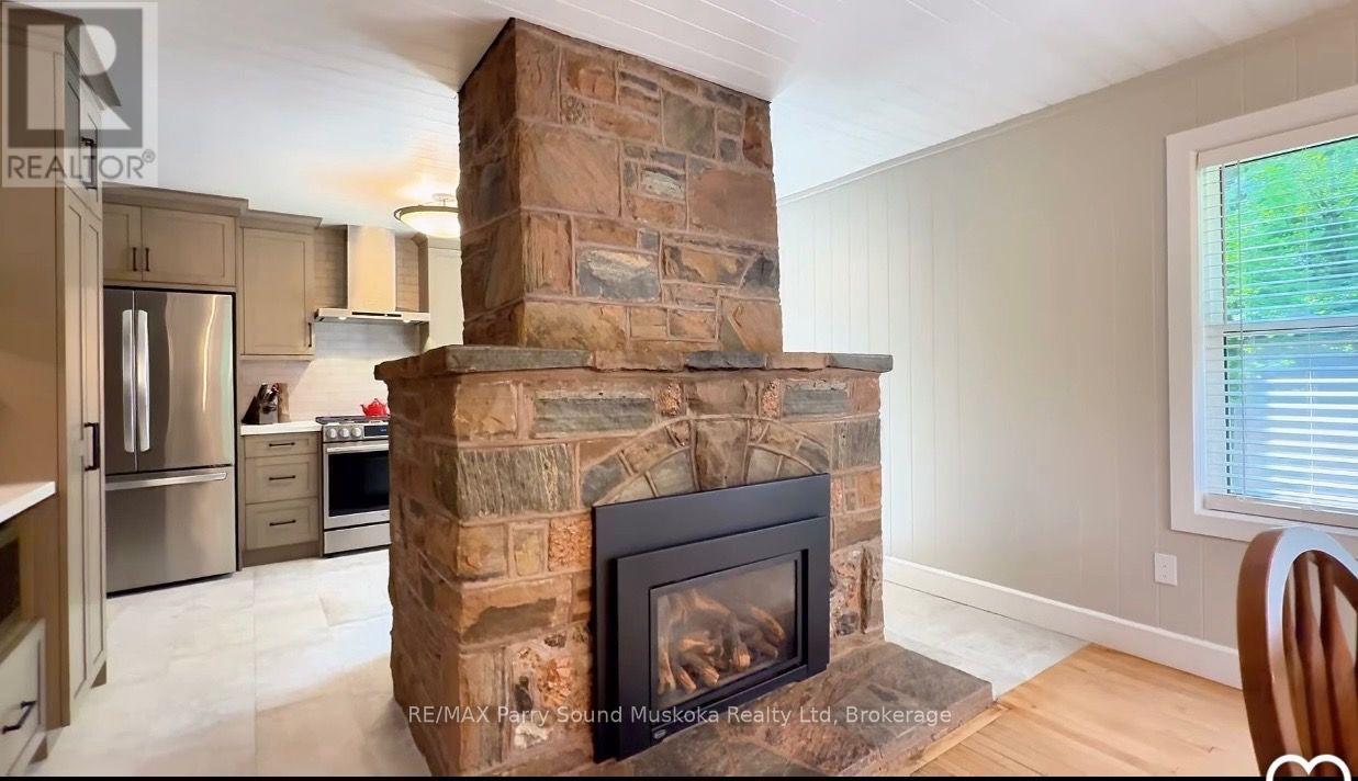 15 Victoria Street W, Seguin, Ontario  P0C 1J0 - Photo 12 - X13626500