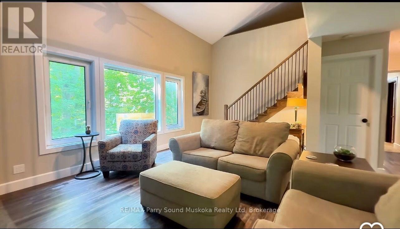 15 Victoria Street W, Seguin, Ontario  P0C 1J0 - Photo 6 - X13626500