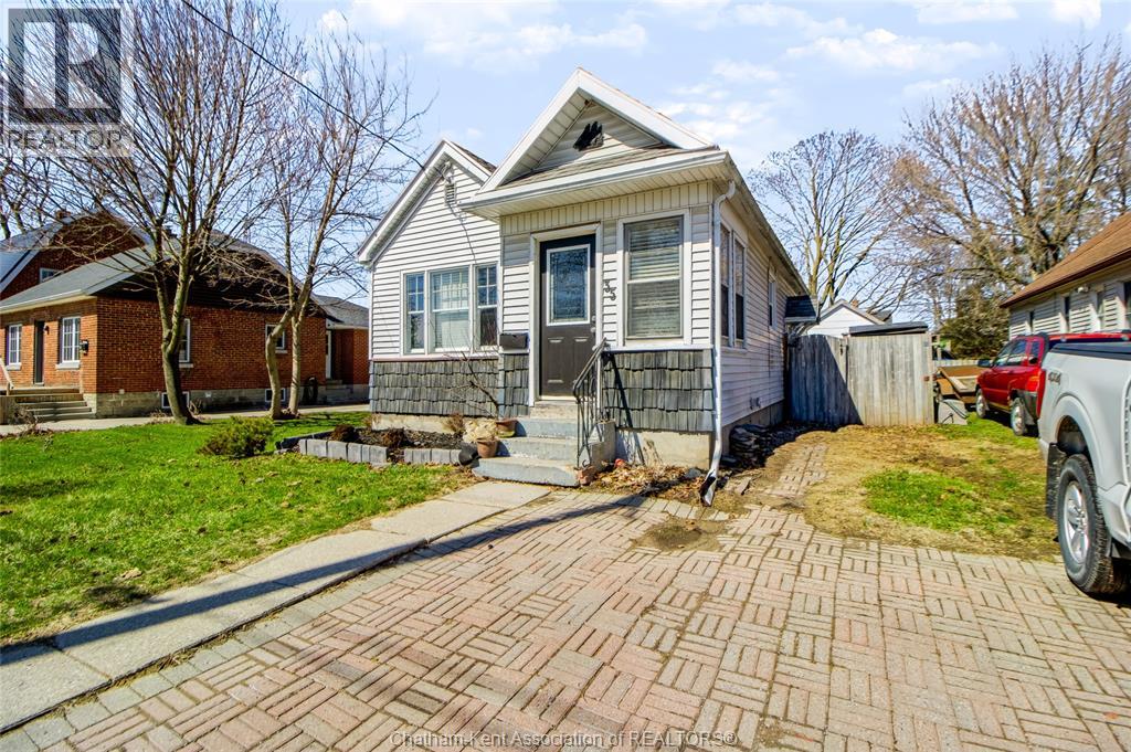 35 Alexandra Avenue, Chatham, Ontario  N7M 1X9 - Photo 2 - 26019658