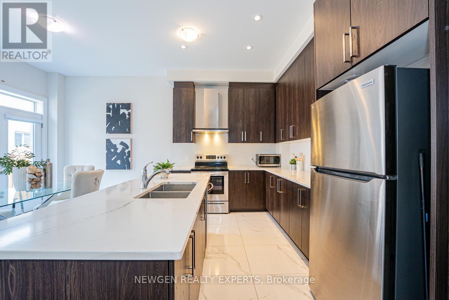 68 Stowmarket Street, Caledon, Ontario  L7C 3Y5 - Photo 15 - W13680564