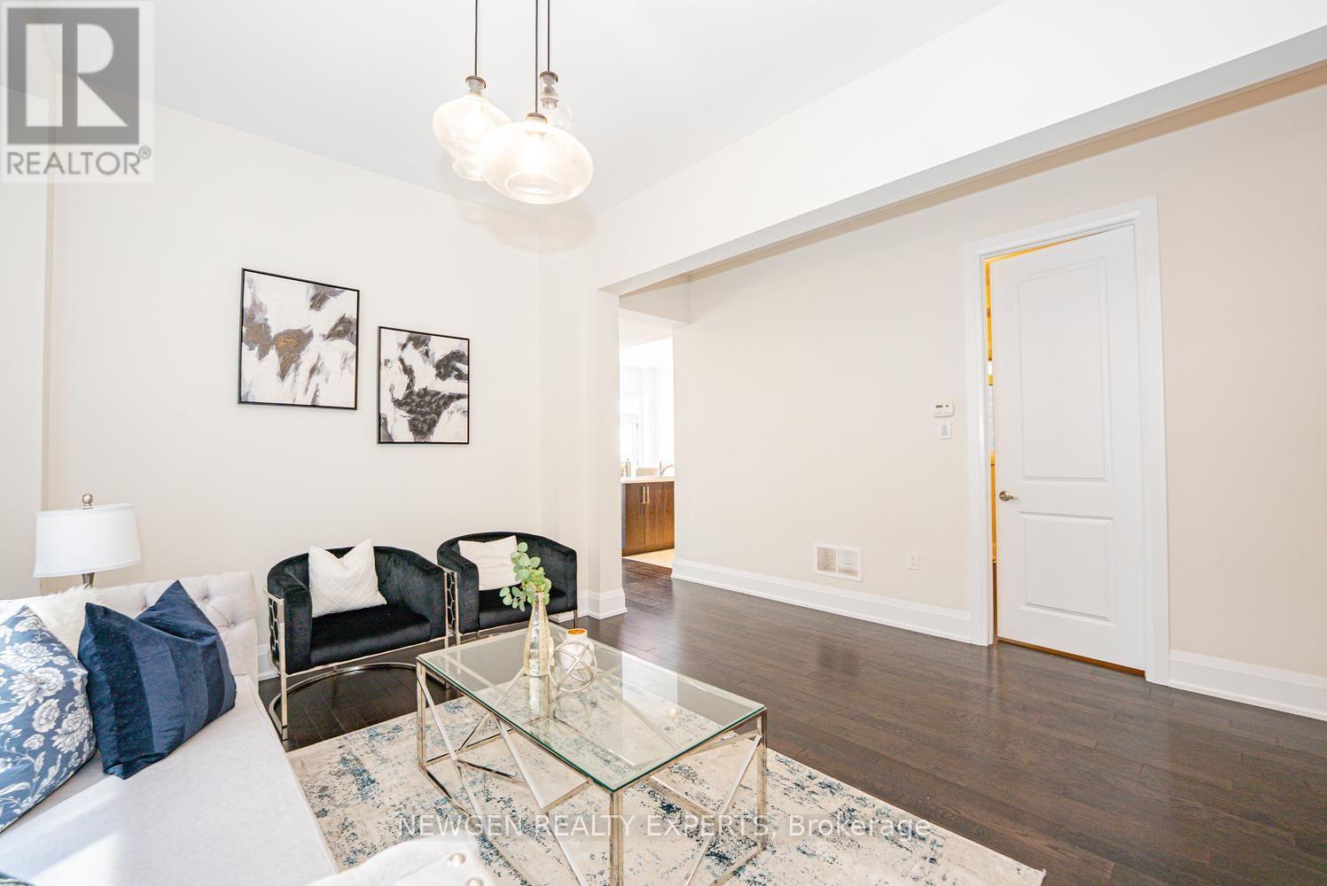 68 Stowmarket Street, Caledon, Ontario  L7C 3Y5 - Photo 7 - W13680564