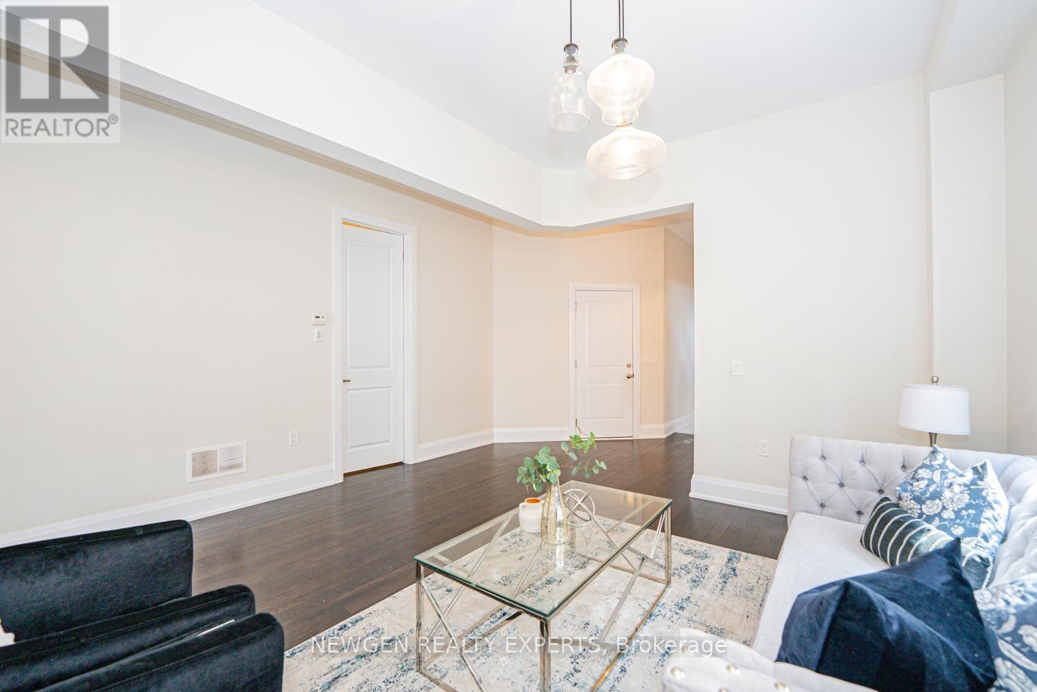 68 Stowmarket Street, Caledon, Ontario  L7C 3Y5 - Photo 9 - W13680564